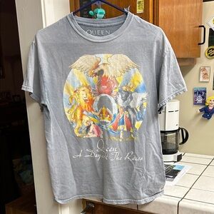 Queen 'A Day at the Races' Gray T-Shirt